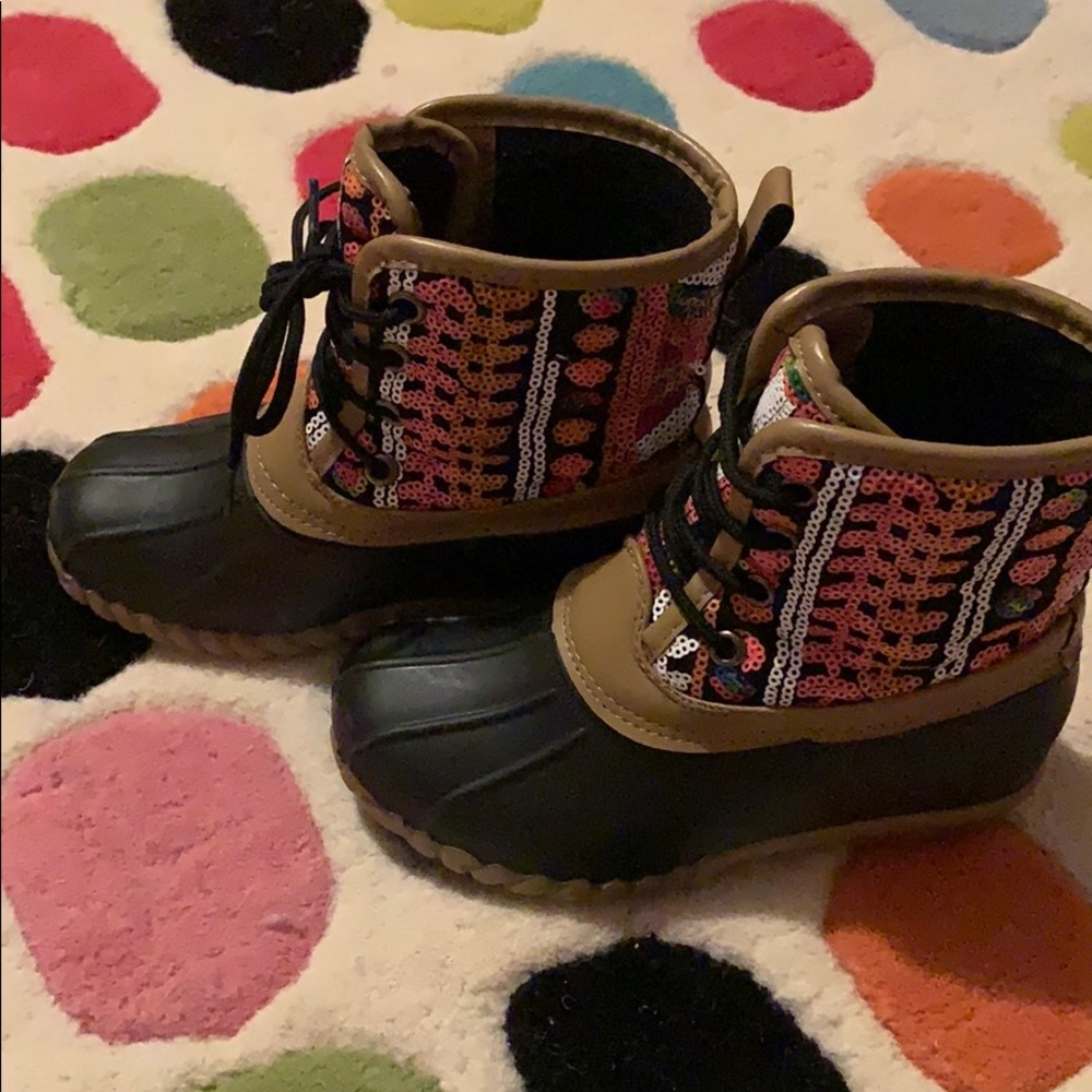 Duck boots